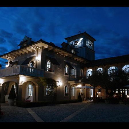 La Ribezza Boutique Hotel Monforte dʼAlba Esterno foto