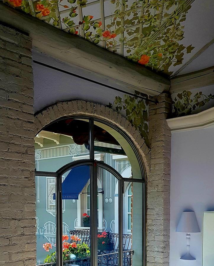 La Ribezza Boutique Hotel Monforte dʼAlba Esterno foto