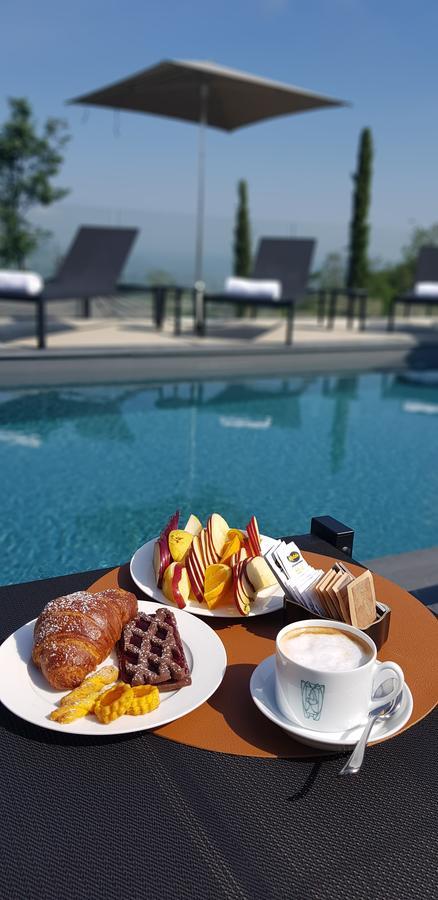 La Ribezza Boutique Hotel Monforte dʼAlba Esterno foto