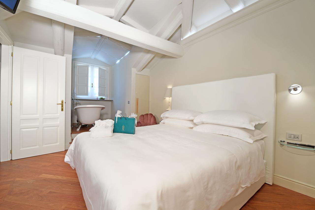 La Ribezza Boutique Hotel Monforte dʼAlba Esterno foto